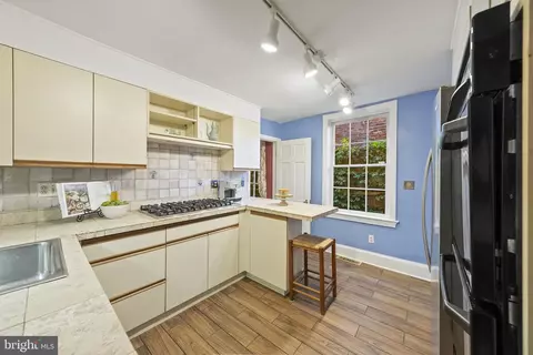128 11th St SE, Washington, DC 20003 photo 12
