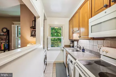 4870 Macarthur Blvd NW #5, Washington, DC 20007 photo 12