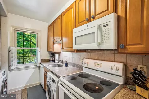 4870 Macarthur Blvd NW #5, Washington, DC 20007 photo 11