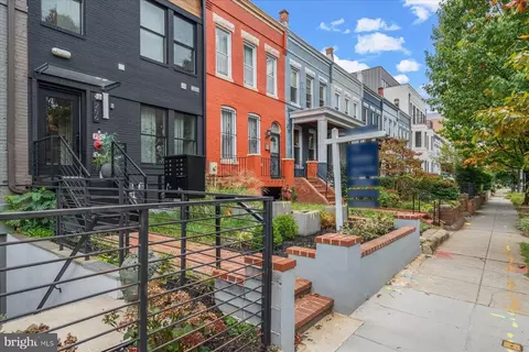 Exterior - 256 15th St SE #6, Washington, DC 20003 photo 2 of 2