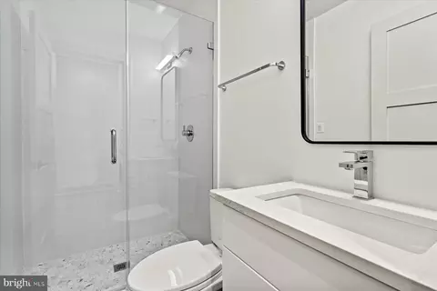Bath - 256 15th St SE #6, Washington, DC 20003 photo 1 of 1
