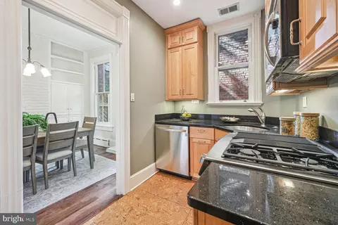 722 A St SE, Washington, DC 20003 photo 11
