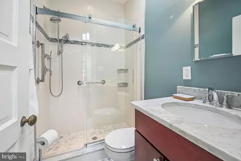 722 A St SE, Washington, DC 20003 photo 24