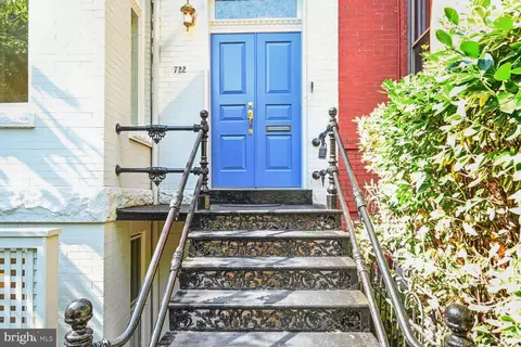 722 A St SE, Washington, DC 20003 photo 2