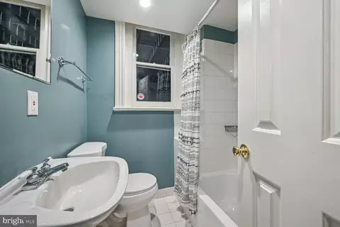 722 A St SE, Washington, DC 20003 photo 32