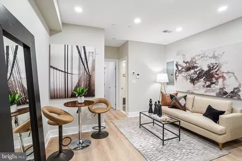 820 18th St NE #001, Washington, DC 20002