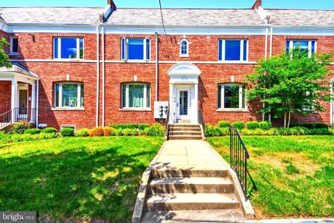 4004 8th St NE #2, Washington, DC 20017