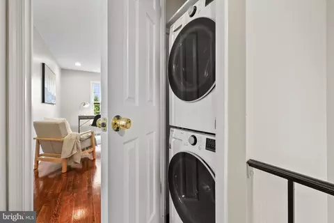 525 7th St SE, Washington, DC 20003 photo 23