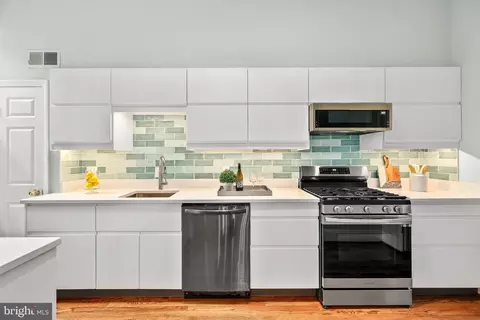 525 7th St SE, Washington, DC 20003 photo 6