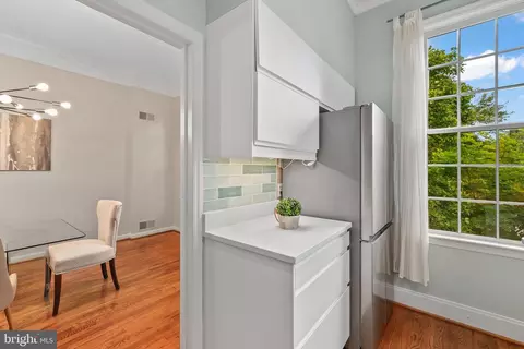 525 7th St SE, Washington, DC 20003 photo 10