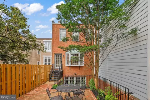 525 7th St SE, Washington, DC 20003 photo 37