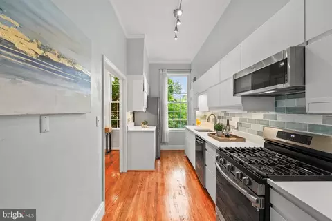 525 7th St SE, Washington, DC 20003 photo 5