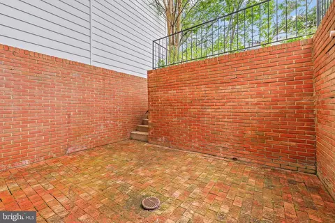 525 7th St SE, Washington, DC 20003 photo 34