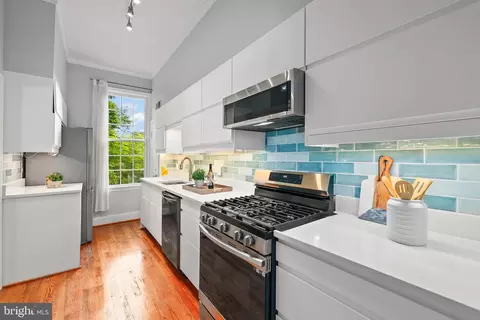 525 7th St SE, Washington, DC 20003 photo 9