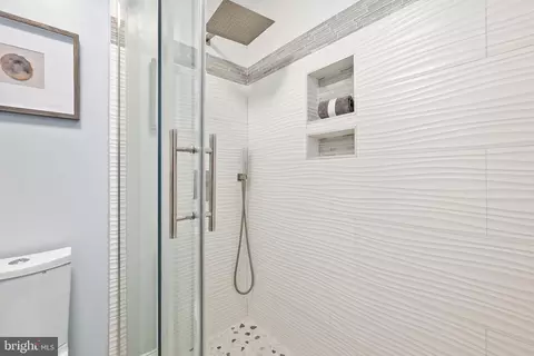525 7th St SE, Washington, DC 20003 photo 22