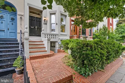 132 D St SE, Washington, DC 20003