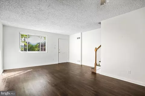 Living - 820 Oglethorpe St NE, Washington, DC 20011 photo 2 of 2