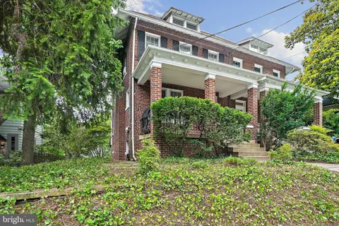 3521 35th St NW, Washington, DC 20016