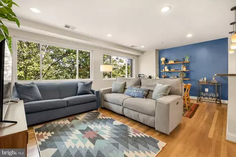 804 Taylor St NW #403, Washington, DC 20011