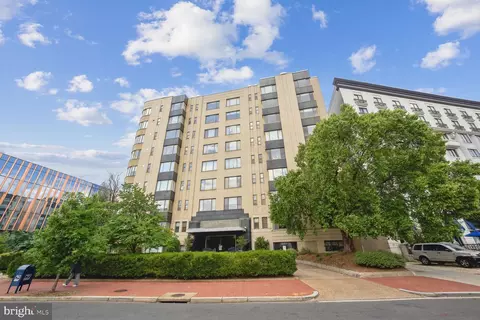 1 Scott Cir NW #506, Washington, DC 20036