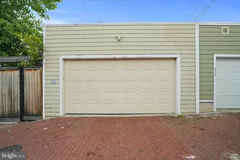 516 9th St SE, Washington, DC 20003 photo 2