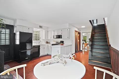 516 9th St SE, Washington, DC 20003 photo 11
