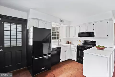 516 9th St SE, Washington, DC 20003 photo 13