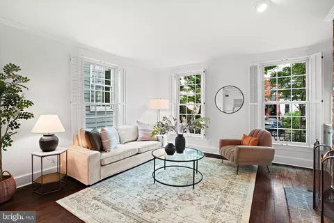 516 9th St SE, Washington, DC 20003 photo 3