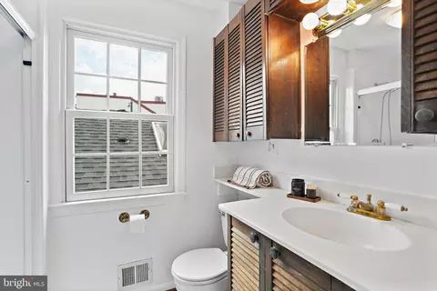 516 9th St SE, Washington, DC 20003 photo 20