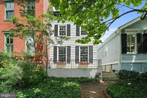 516 9th St SE, Washington, DC 20003