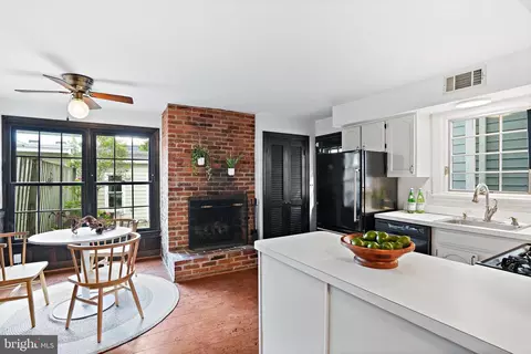 516 9th St SE, Washington, DC 20003 photo 12