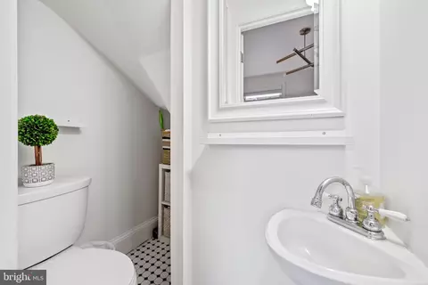 Bath - 241 14th Pl NE, Washington, DC 20002 photo 1 of 2
