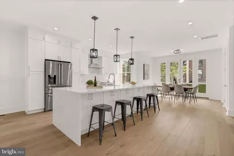 2618 Woodley Pl NW, Washington, DC 20008