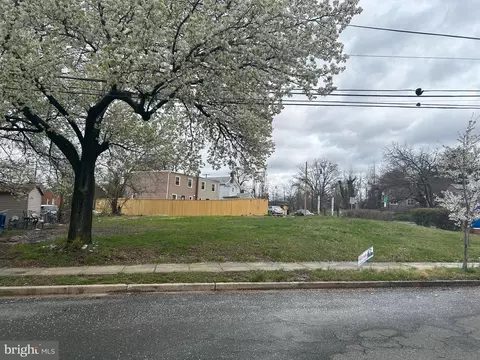 711 58th St NE, Washington, DC 20019 photo 2