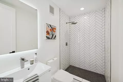 2213 M St NE #4, Washington, DC 20002 photo 11