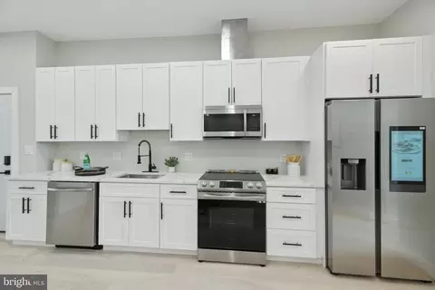 2213 M St NE #4, Washington, DC 20002 photo 4