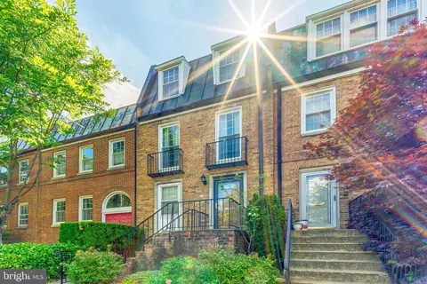 827 6th St SW, Washington, DC 20024