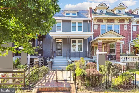 712 Otis Pl NW, Washington, DC 20010