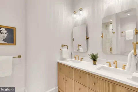1201 D St NE, Washington, DC 20002 photo 14