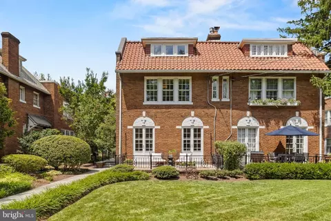 3415 Fessenden St NW, Washington, DC 20008