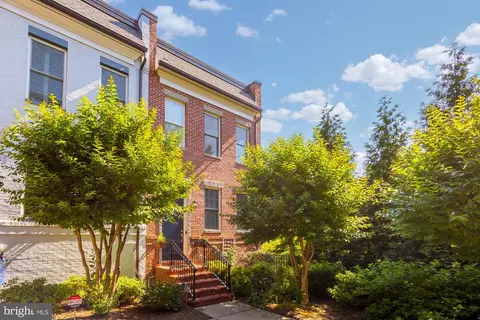 3071 Chancellors Way NE, Washington, DC 20017