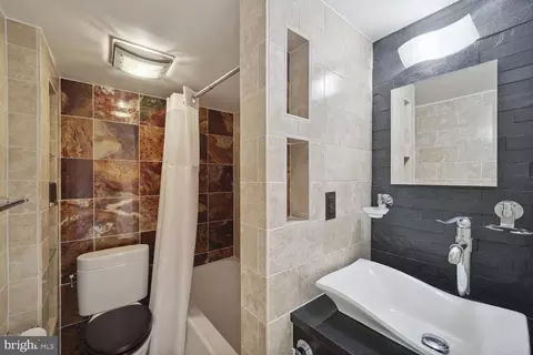 1701 16th St NW #308, Washington, DC 20009 photo 18