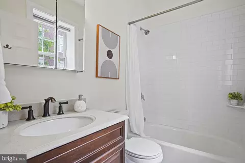 1 18th St SE #303, Washington, DC 20003 photo 17