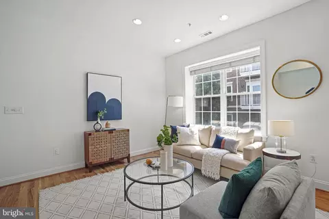 1 18th St SE #303, Washington, DC 20003 photo 3