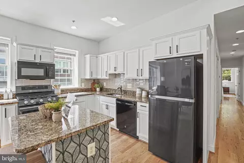 1 18th St SE #303, Washington, DC 20003 photo 6