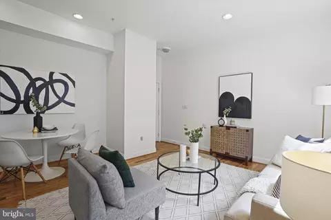 1 18th St SE #303, Washington, DC 20003 photo 4