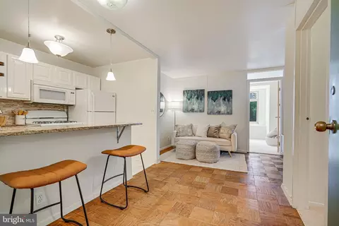2401 H St NW #301, Washington, DC 20037
