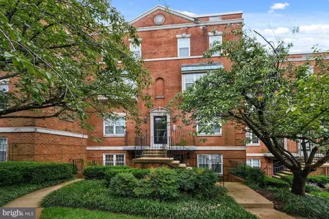 3804 Porter St NW #101, Washington, DC 20016