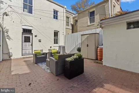Exterior - 333 7th St NE, Washington, DC 20002 photo 3 of 4