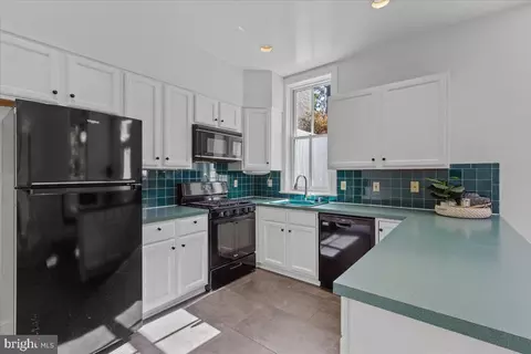 Kitchen - 333 7th St NE, Washington, DC 20002 photo 2 of 3